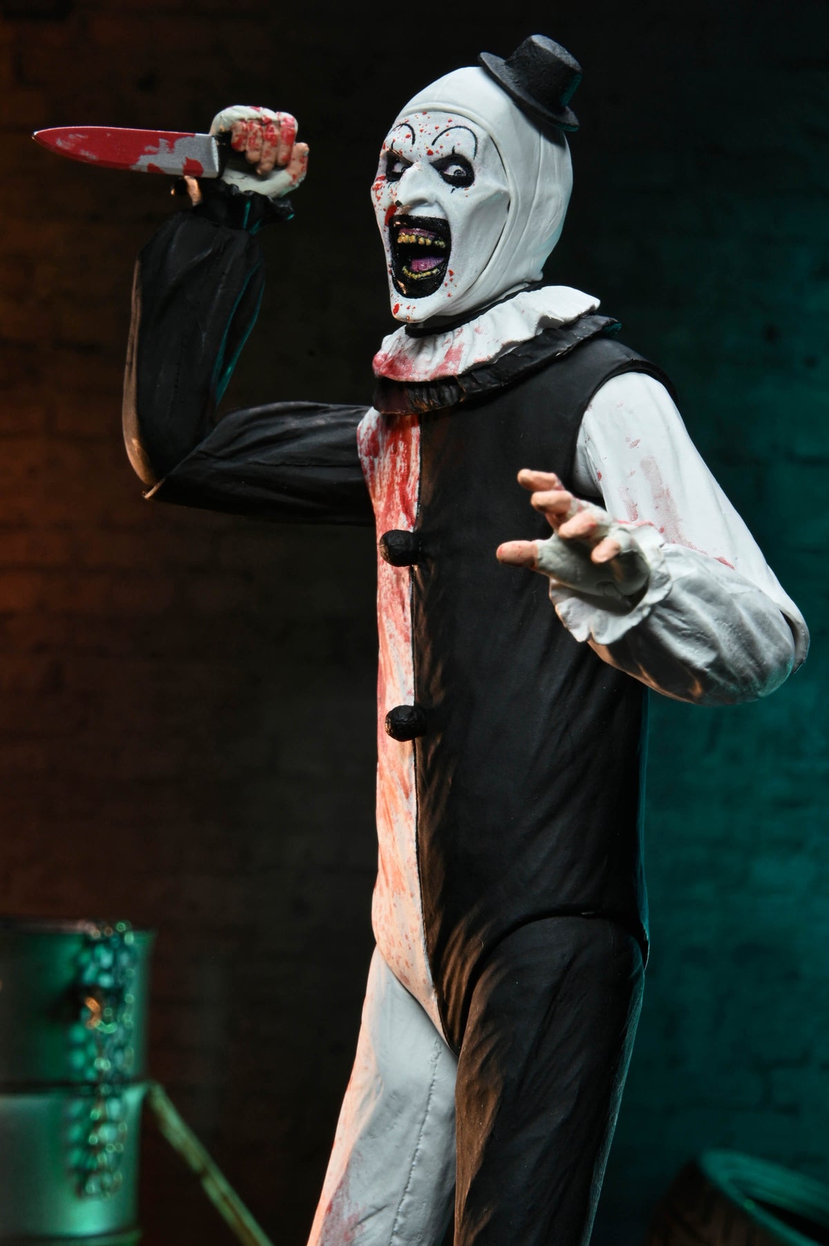 Art the Clown Terrifier 2 Ultimate 7-Inch Figure — Figure Detail Faceplate Close-Up with Knife