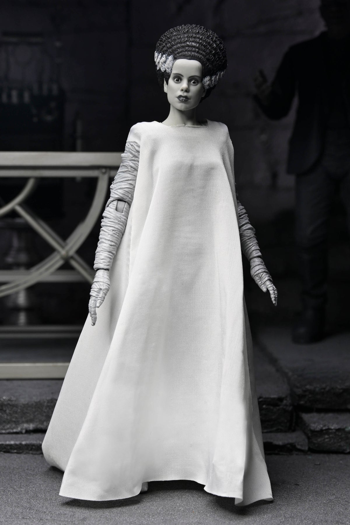 Bride of Frankenstein Universal Monsters 7-Inch 2-Pack — Bride Figure Front View Standalone