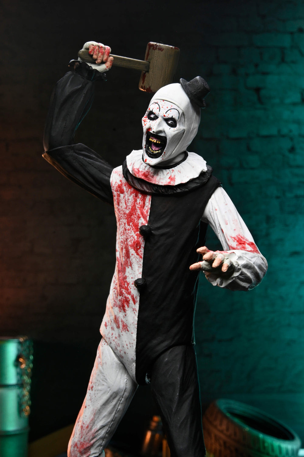 Art the Clown Terrifier 2 Ultimate 7-Inch Figure — Articulation Pose Swinging Mallet Overhead