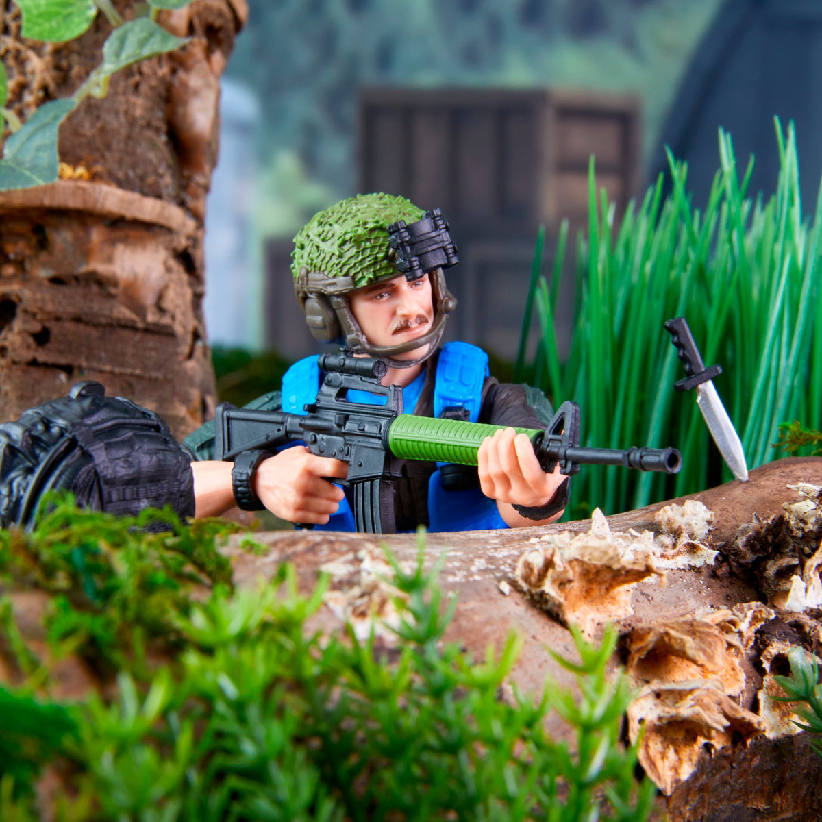 Footloose GI Joe Classified Series 6-Inch — Figure Detail Cover Aiming Pose