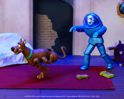 Scooby-Doo Scooby-Doo 1/12 Scale Action Figure — Accessories Included with Sandwich and Scooby Snacks Box Displayed
