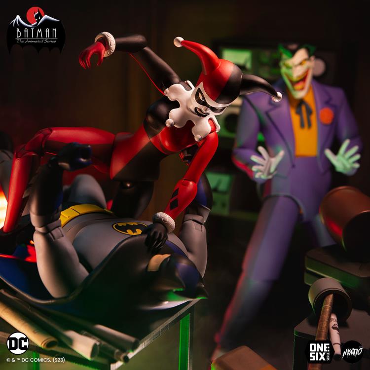 Harley Quinn Batman Animated Series 1/6 Scale Figure — Grappling Batman Scene with Joker in Background