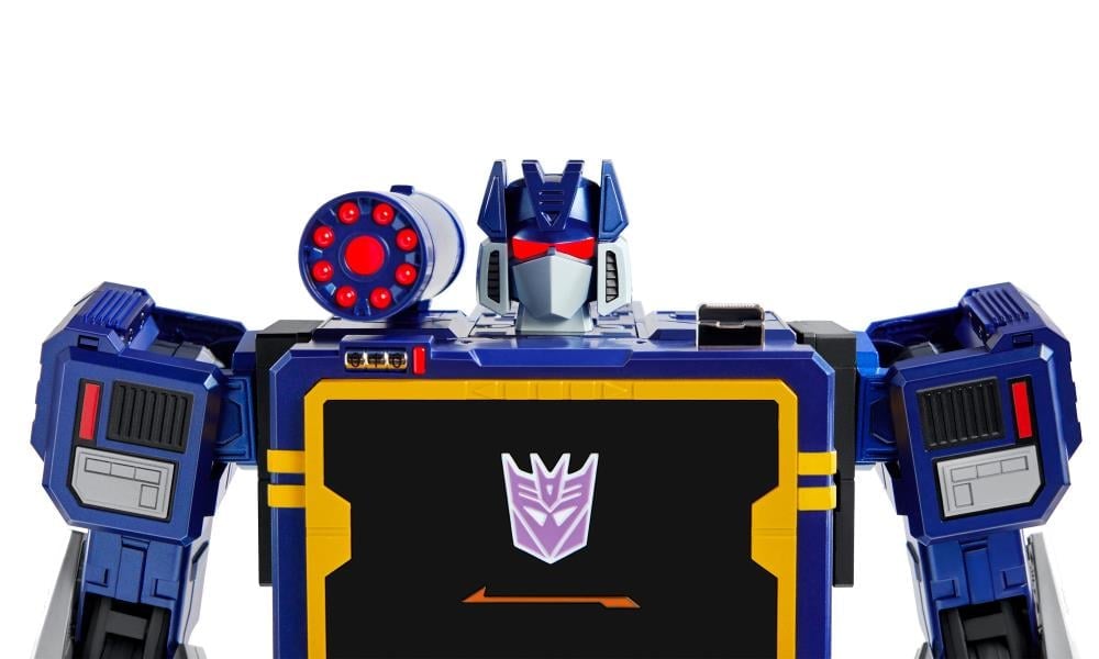 Soundwave Transformers Flagship Series — Head and Chest Close-Up Red Eyes Detail