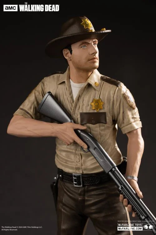 The Walking Dead (TV Series) Rick Grimes 1/8 Scale Posed Figure