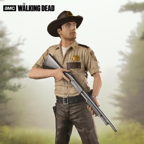The Walking Dead (TV Series) Rick Grimes 1/8 Scale Posed Figure